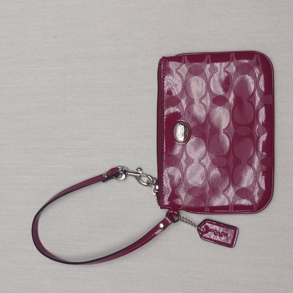 Coach Handbags - Coach wristlet